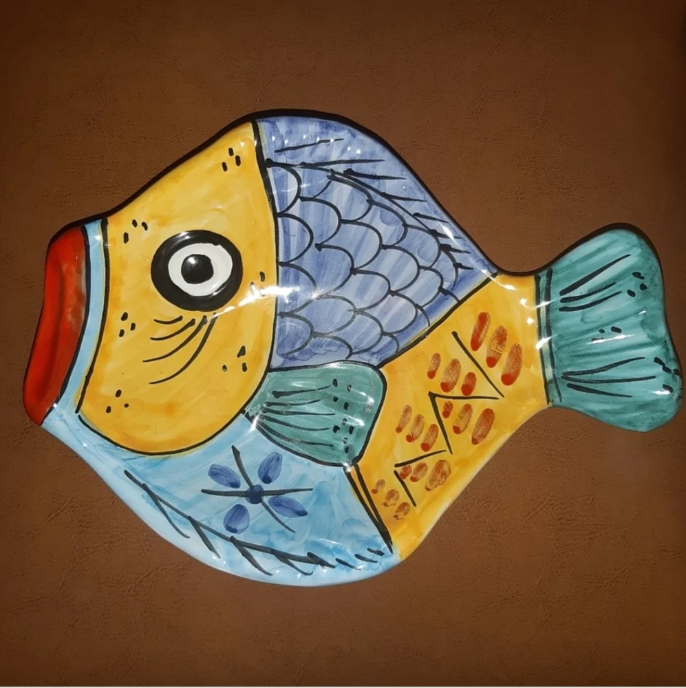 VINTAGE ITALIAN GLAZED VIETRI HAND-PAINTED CERAMIC FISH SERVING BOWL